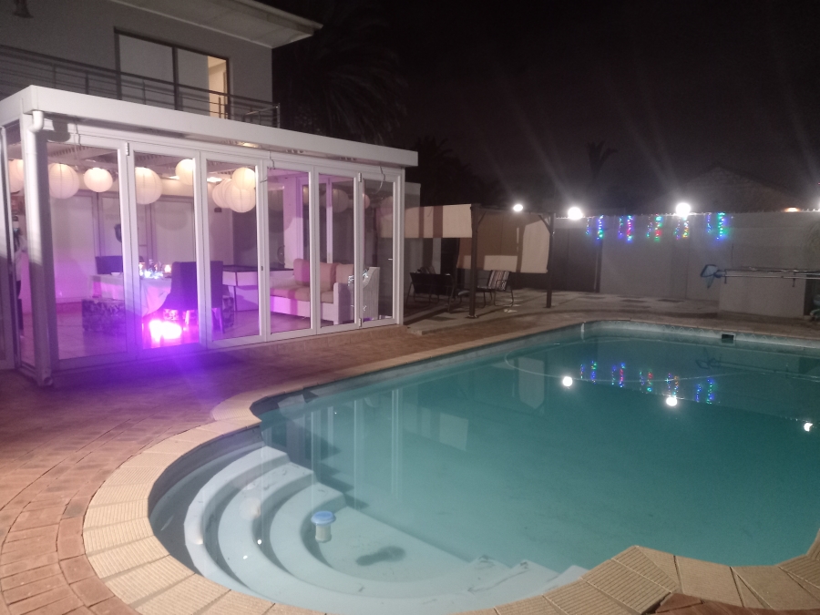 7 Bedroom Property for Sale in Flamingo Vlei Western Cape